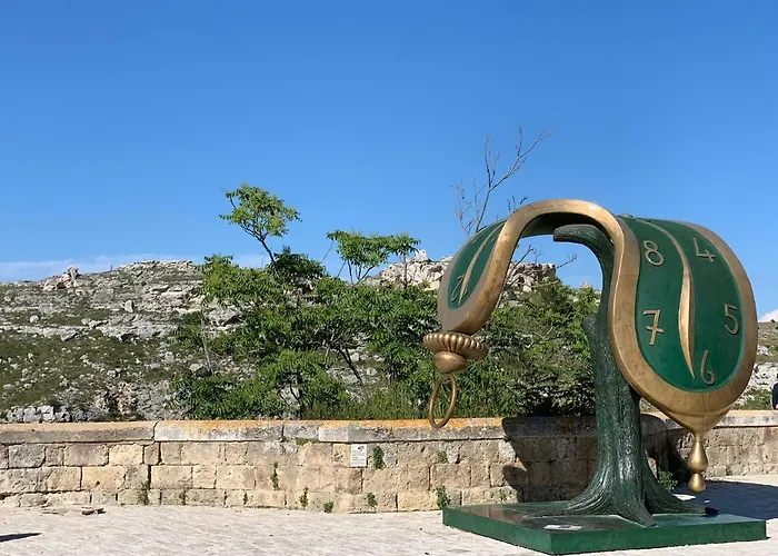 L' Alba Sulla Murgia * マテーラ